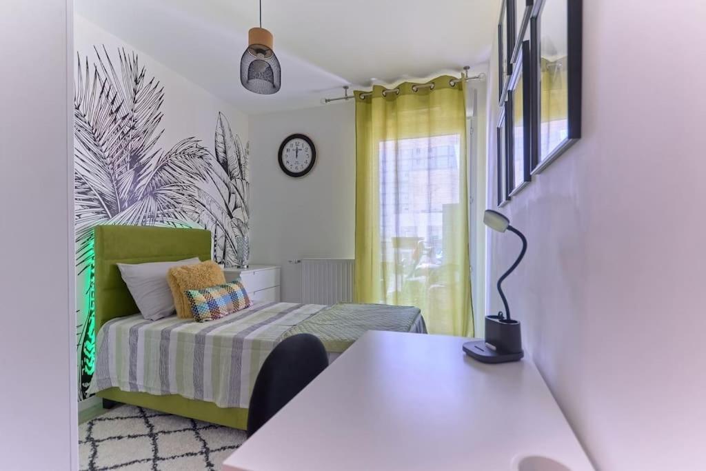 Appartement 4 Pieces - La Rose Des Yvelines - Classe 3 Etoiles Trappes Zewnętrze zdjęcie