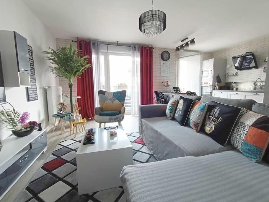 Appartement 4 Pieces - La Rose Des Yvelines - Classe 3 Etoiles Trappes Zewnętrze zdjęcie